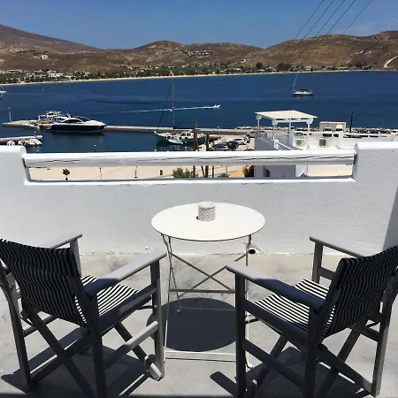 Cristi 3* Livadi (Serifos)